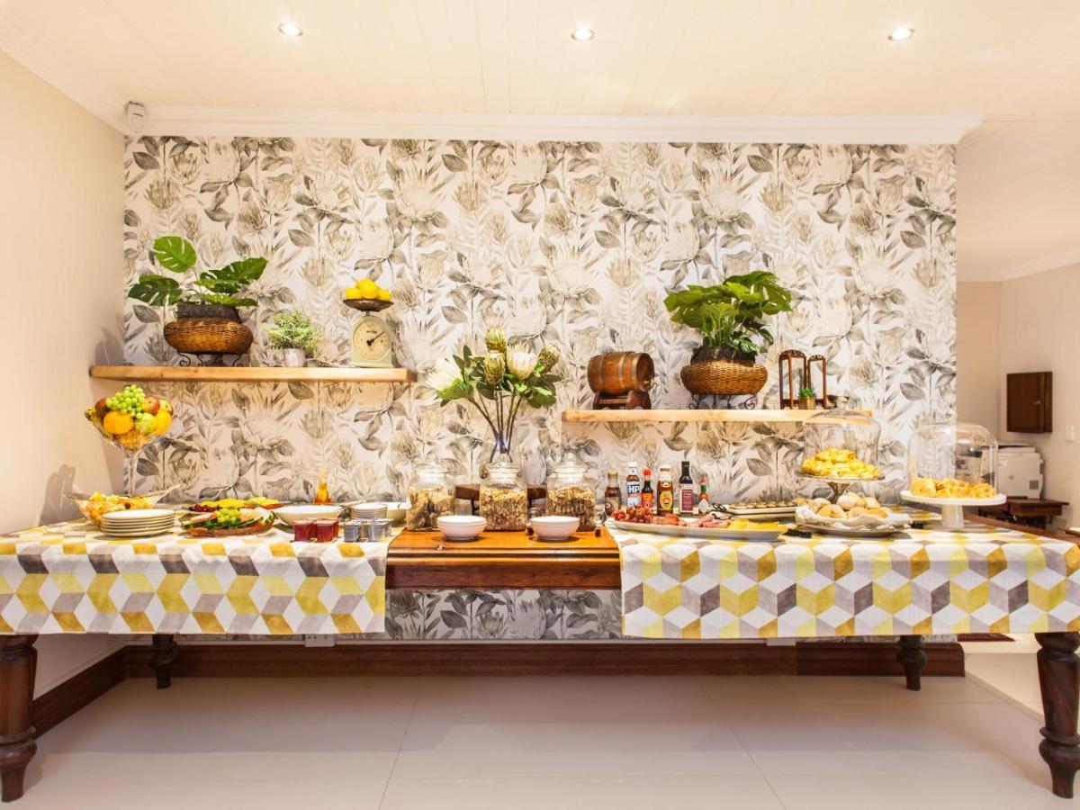 The Coral Tree Hotel Mbombela Buitenkant foto