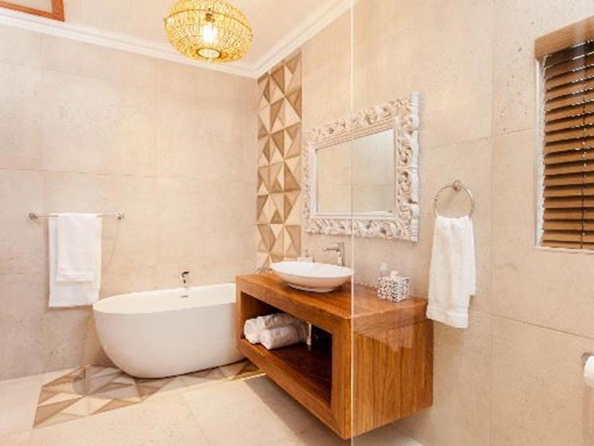 The Coral Tree Hotel Mbombela Buitenkant foto