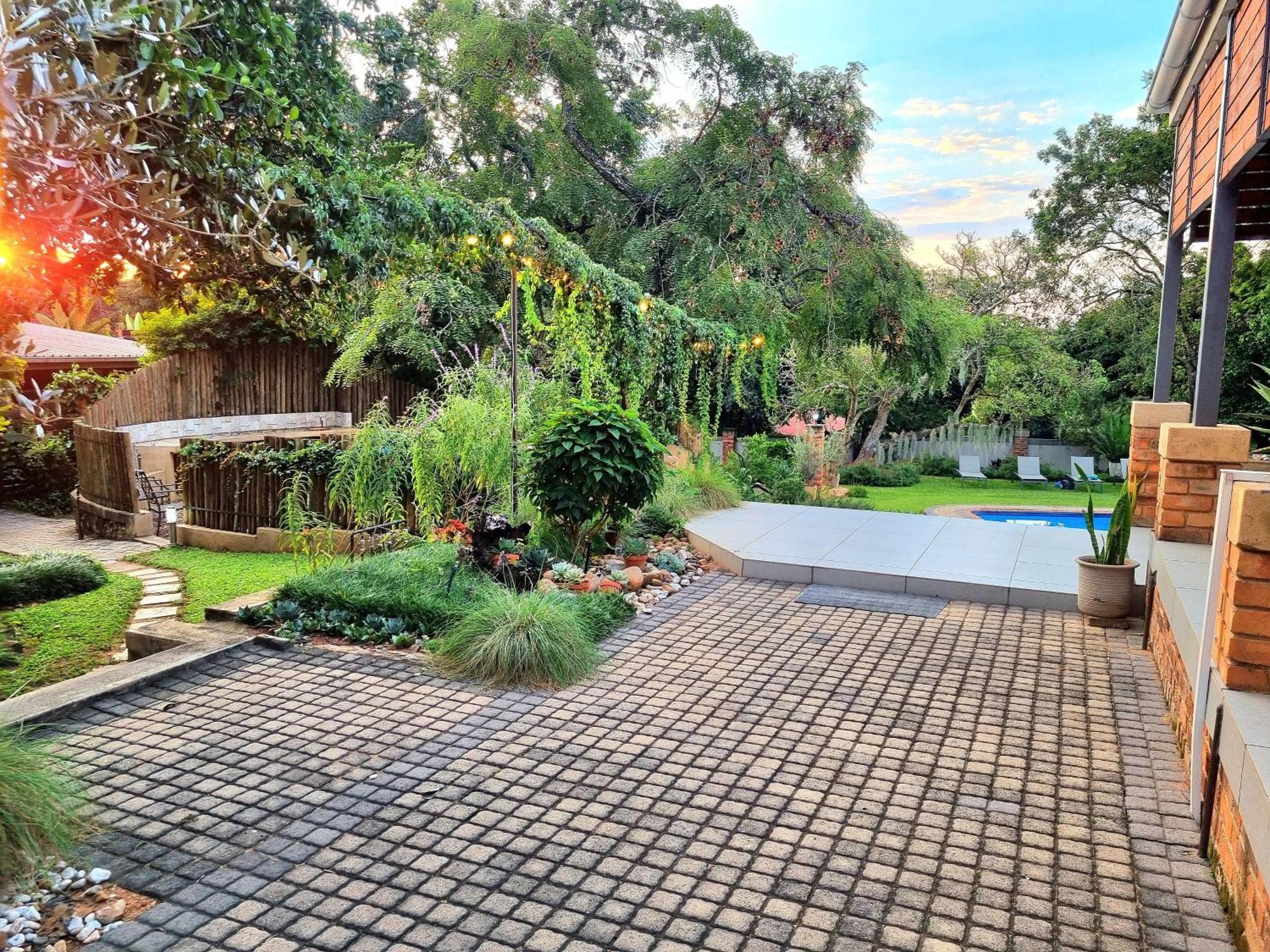 The Coral Tree Hotel Mbombela Buitenkant foto